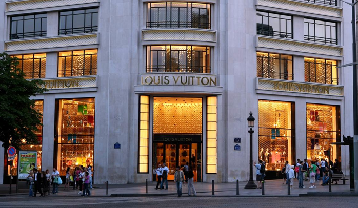 Louis Vuitton Paris. vacanță la shopping