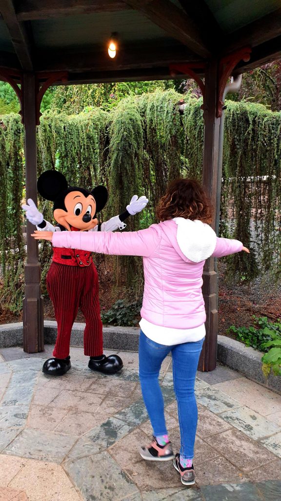 întâlnirea cu Mickey Mouse - vacanță la Disneyland Paris