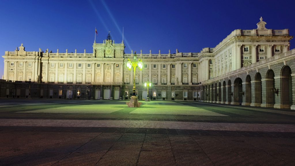 Palatul Regal din Madrid, ANCAPAVEL.RO