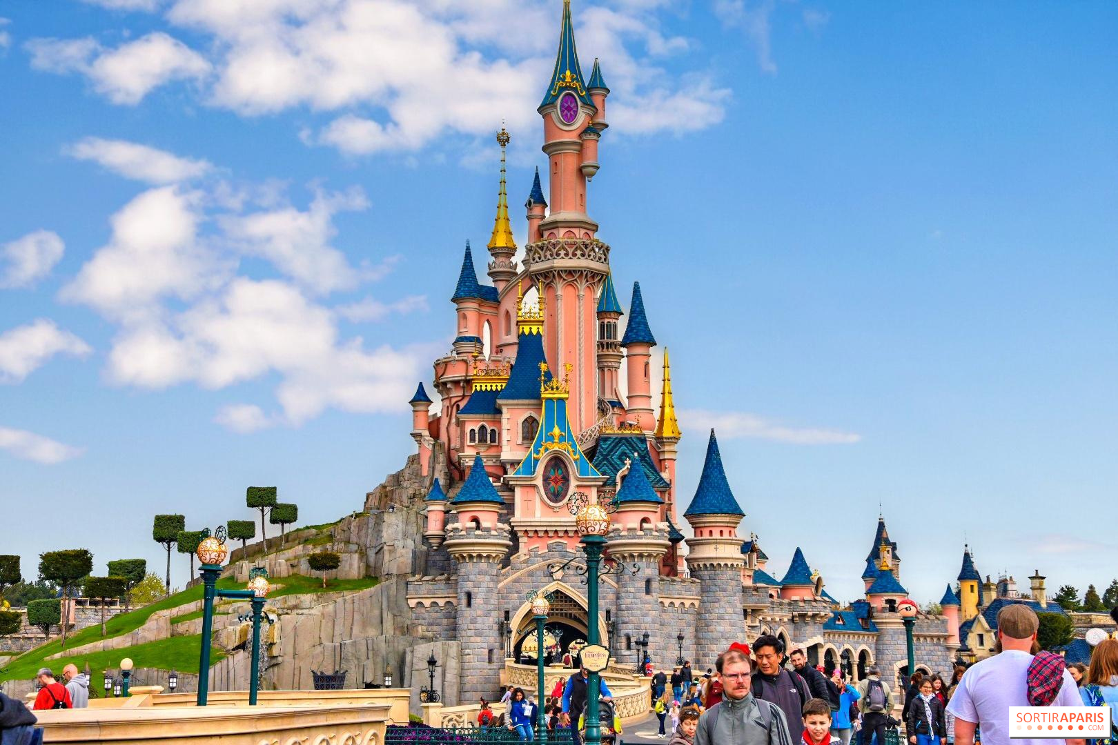 S-a redeschis Disneyland Paris!