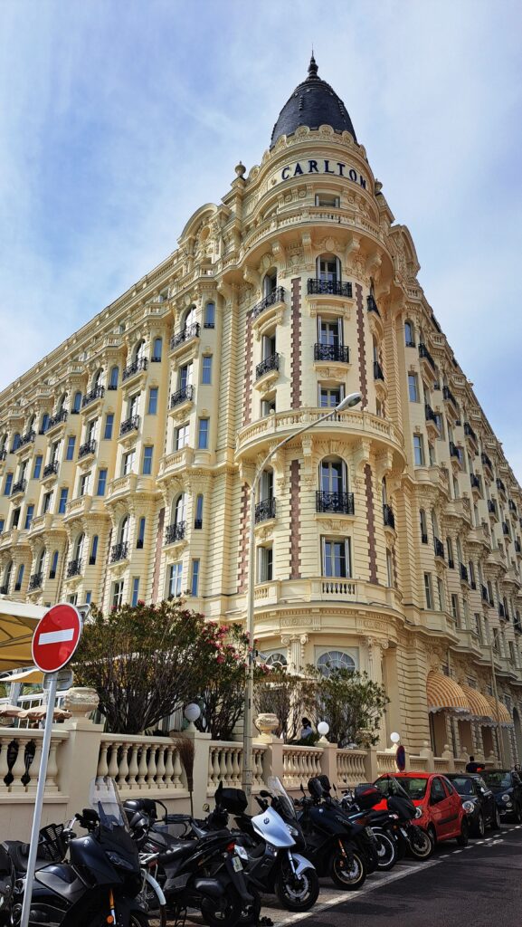 Legendarul Hotel Carlton Cannes