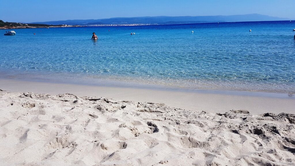 Sejur la plaja, Sardinia, Italia