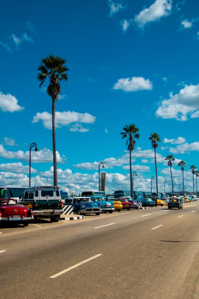 Havana, atractii turistice din Cuba, foto Sejur in Cuba, foto Adam Khan on Unsplash