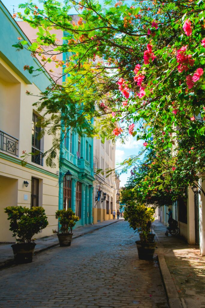 Sejur in Cuba, foto Diego van Sommeren on Unsplash